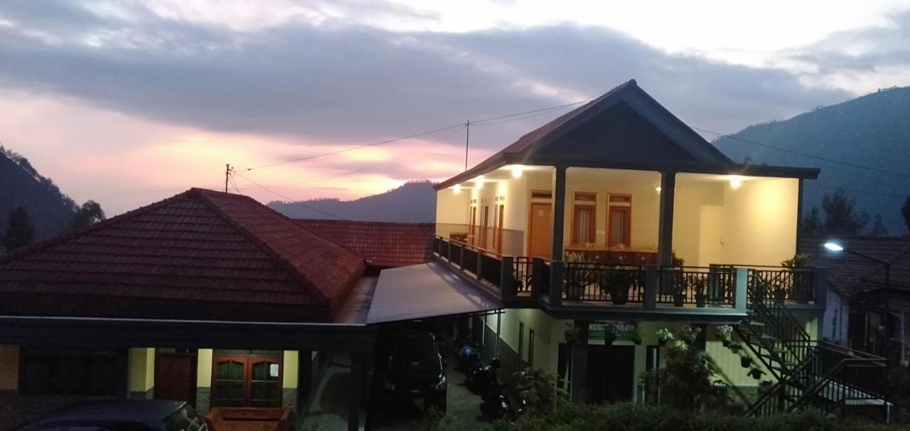 Homestay Anggun Bromo Kültér fotó